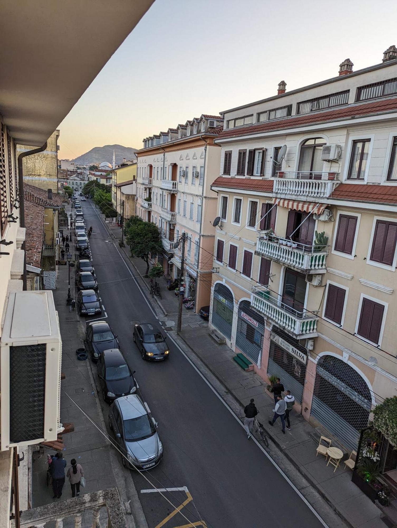 Tias Hostel شكودر المظهر الخارجي الصورة