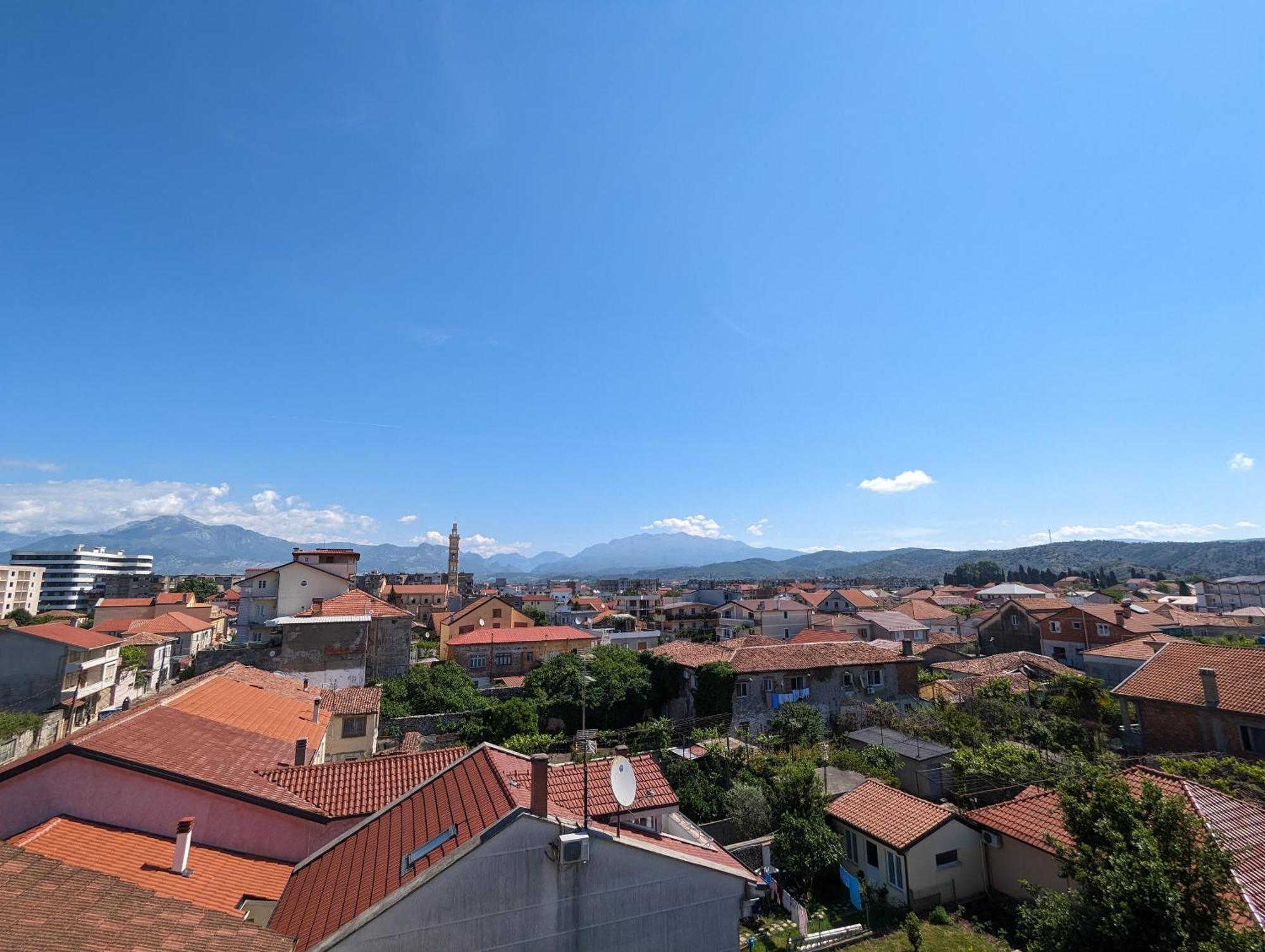 Tias Hostel شكودر المظهر الخارجي الصورة